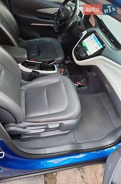 Хэтчбек Chevrolet Bolt EV 2017 в 