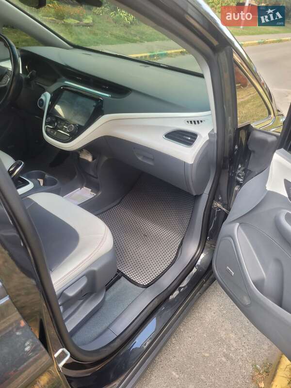 Хэтчбек Chevrolet Bolt EV 2020 в Киеве