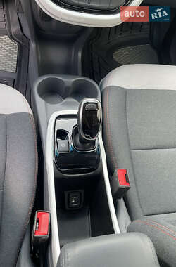 Хэтчбек Chevrolet Bolt EV 2018 в 
