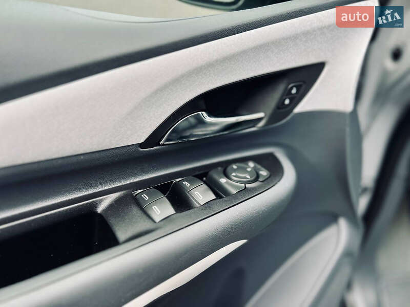 Хэтчбек Chevrolet Bolt EV 2019 в Черкассах фото 26 Хэтчбек Chevrolet Bolt EV 2019 в Черкассах