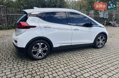 Хэтчбек Chevrolet Bolt EV 2020 в 