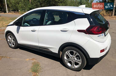 Хэтчбек Chevrolet Bolt EV 2021 в 