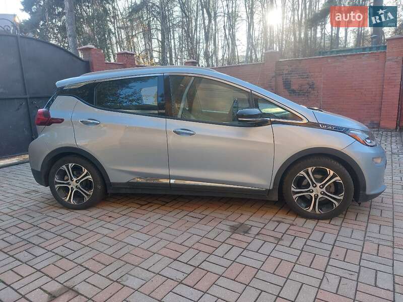 Хэтчбек Chevrolet Bolt EV 2017 в Броварах фото 6 Хэтчбек Chevrolet Bolt EV 2017 в Броварах