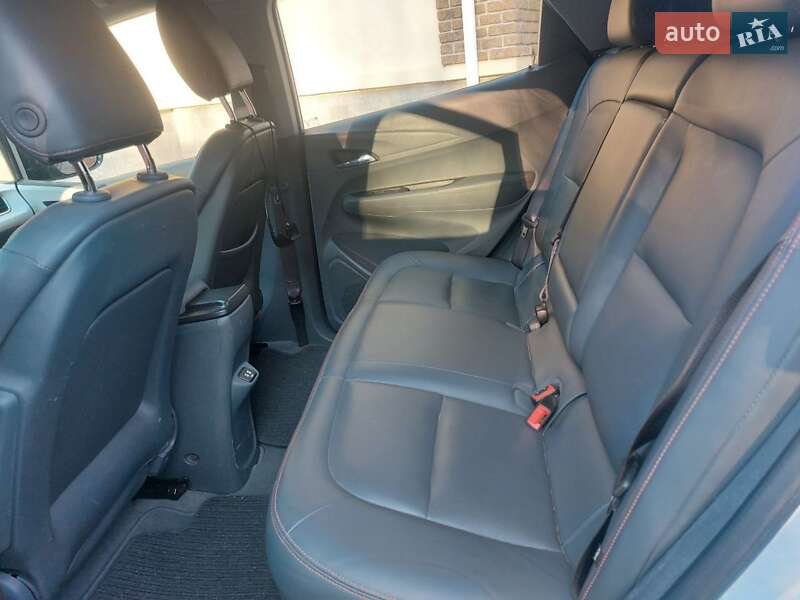 Хэтчбек Chevrolet Bolt EV 2017 в Броварах фото 11 Хэтчбек Chevrolet Bolt EV 2017 в Броварах