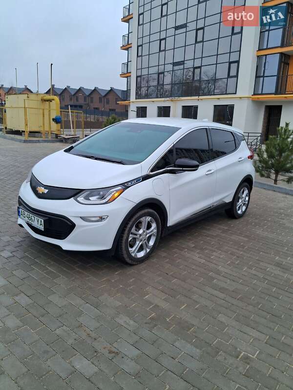 Хэтчбек Chevrolet Bolt EV 2020 в 