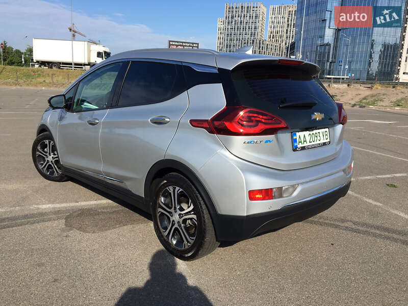 Хэтчбек Chevrolet Bolt EV 2017 в Киеве