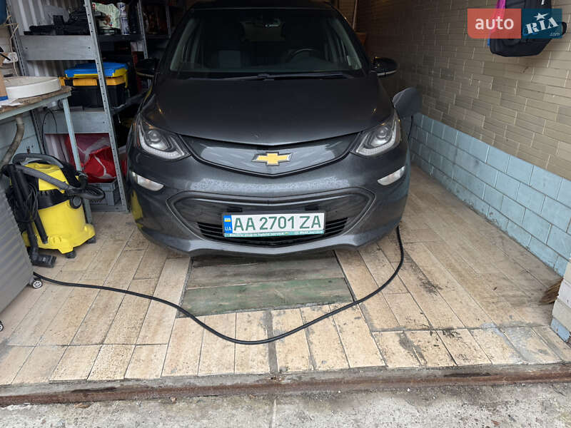 Хэтчбек Chevrolet Bolt EV 2017 в Киеве