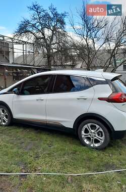Хэтчбек Chevrolet Bolt EV 2017 в 