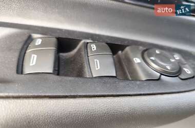 Хэтчбек Chevrolet Bolt EV 2018 в 