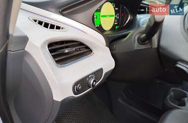 Хэтчбек Chevrolet Bolt EV 2018 в 