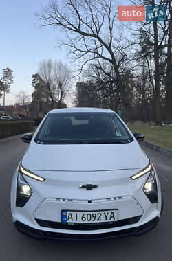 Хэтчбек Chevrolet Bolt EV 2022 в 