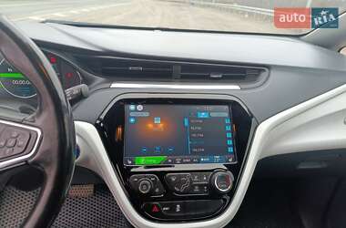 Хэтчбек Chevrolet Bolt EV 2018 в 