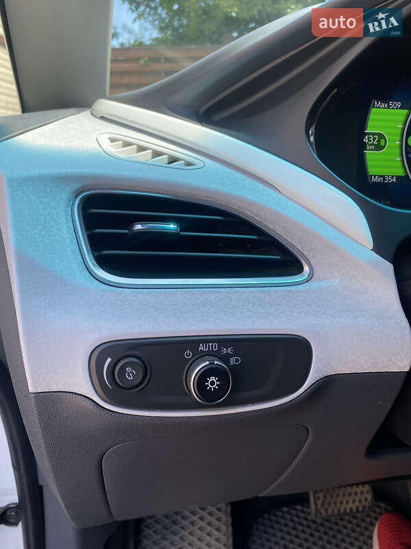Хэтчбек Chevrolet Bolt EV 2017 в Тернополе фото 6 Хэтчбек Chevrolet Bolt EV 2017 в Тернополе