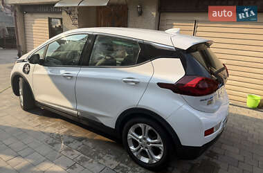 Хэтчбек Chevrolet Bolt EV 2017 в 