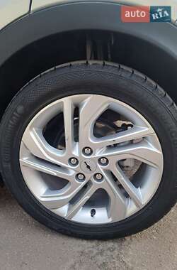 Хэтчбек Chevrolet Bolt EV 2023 в 