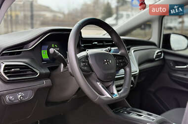 Хетчбек Chevrolet Bolt EV 2022 в 