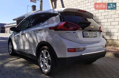Хэтчбек Chevrolet Bolt EV 2020 в 