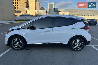 Хетчбек Chevrolet Bolt EV 2021 в 