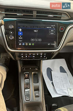 Хэтчбек Chevrolet Bolt EV 2023 в 