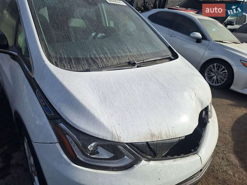 Хэтчбек Chevrolet Bolt EV 2019 в 