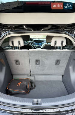 Хетчбек Chevrolet Bolt EV 2018 в 