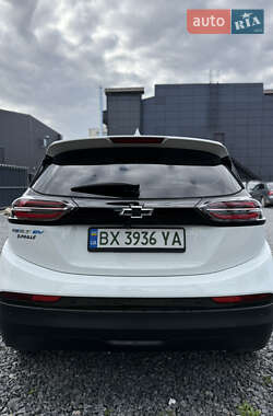 Хэтчбек Chevrolet Bolt EV 2023 в 