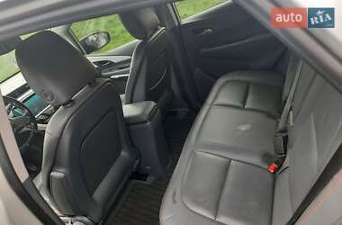 Хэтчбек Chevrolet Bolt EV 2017 в 