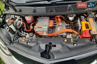 Хэтчбек Chevrolet Bolt EV 2017 в 