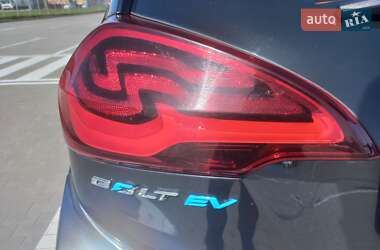 Хэтчбек Chevrolet Bolt EV 2017 в 