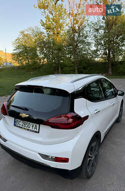 Хэтчбек Chevrolet Bolt EV 2020 в 
