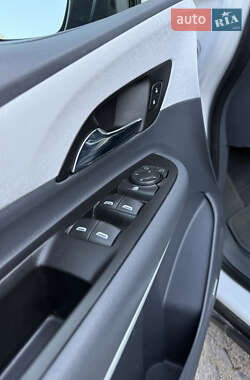 Хэтчбек Chevrolet Bolt EV 2020 в 