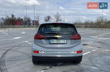 Хэтчбек Chevrolet Bolt EV 2020 в 