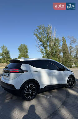 Хэтчбек Chevrolet Bolt EV 2023 в 