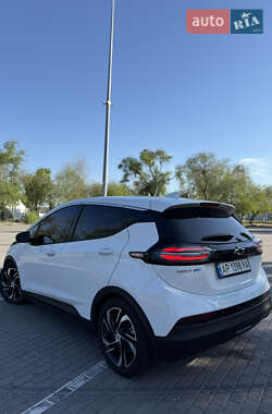 Хэтчбек Chevrolet Bolt EV 2023 в 