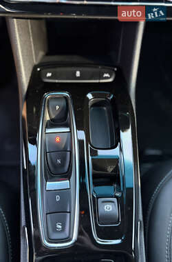 Хэтчбек Chevrolet Bolt EV 2023 в 