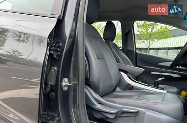 Хэтчбек Chevrolet Bolt EV 2017 в 