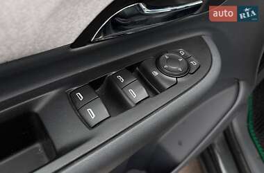 Хэтчбек Chevrolet Bolt EV 2017 в 