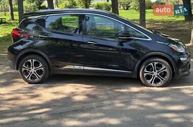 Хэтчбек Chevrolet Bolt EV 2017 в 