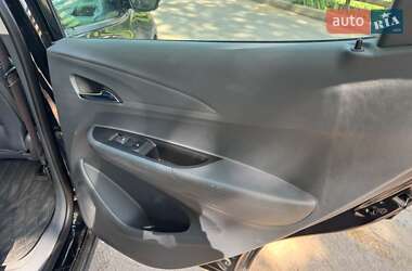 Хэтчбек Chevrolet Bolt EV 2017 в 
