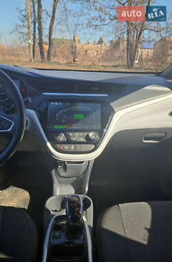 Хэтчбек Chevrolet Bolt EV 2017 в 