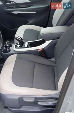 Хэтчбек Chevrolet Bolt EV 2020 в 