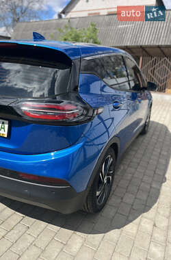 Хэтчбек Chevrolet Bolt EV 2023 в 