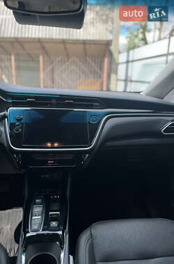 Хэтчбек Chevrolet Bolt EV 2023 в 