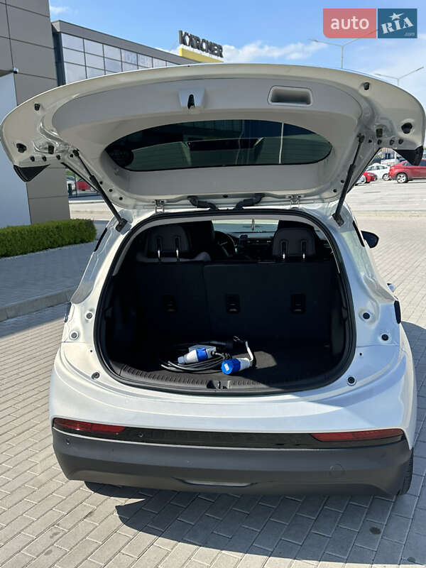 Хэтчбек Chevrolet Bolt EV 2023 в Львове фото 3 Хэтчбек Chevrolet Bolt EV 2023 в Львове