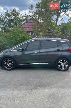 Хэтчбек Chevrolet Bolt EV 2017 в 