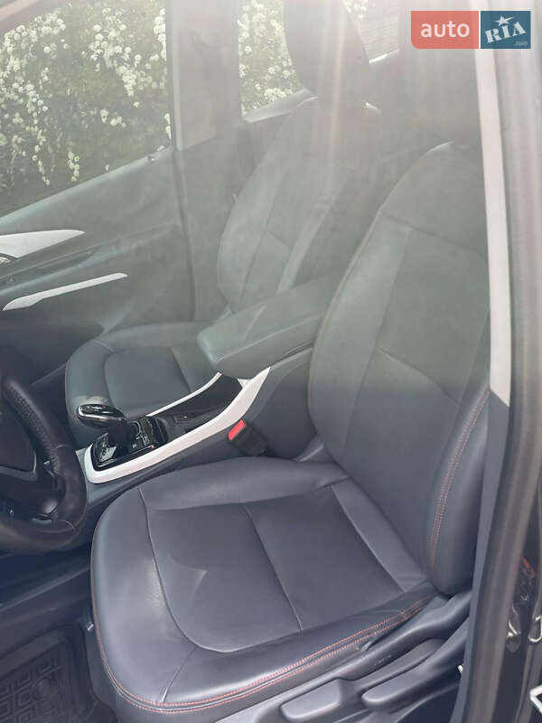 Хэтчбек Chevrolet Bolt EV 2017 в Ужгороде фото 14 Хэтчбек Chevrolet Bolt EV 2017 в Ужгороде