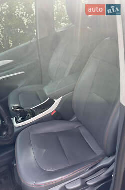 Хэтчбек Chevrolet Bolt EV 2017 в 