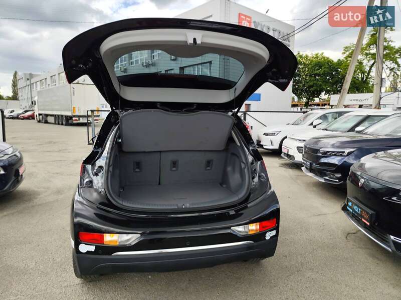 Хэтчбек Chevrolet Bolt EV 2017 в Киеве