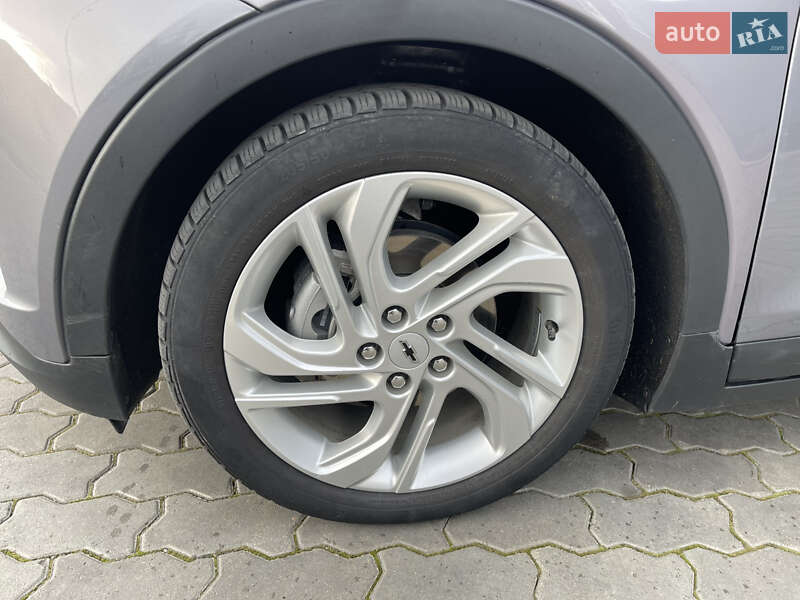 Хэтчбек Chevrolet Bolt EV 2023 в Стрые