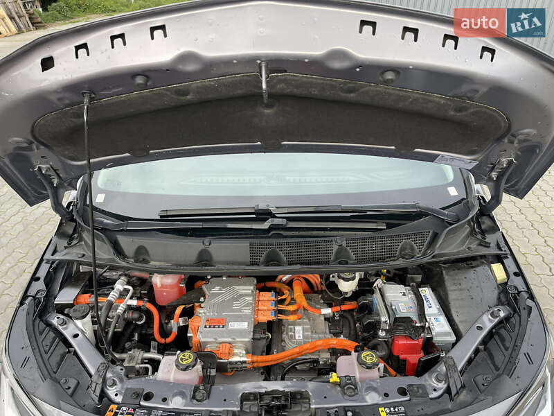 Хэтчбек Chevrolet Bolt EV 2023 в Стрые